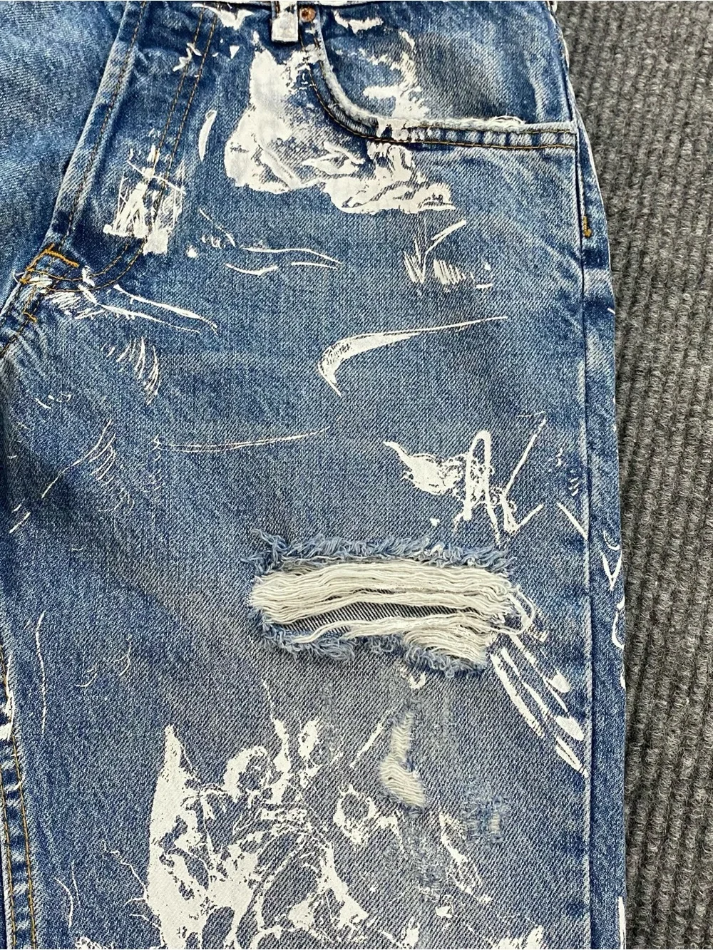 Zara Men's Renaissance Printed Distressed Jeans Size 29